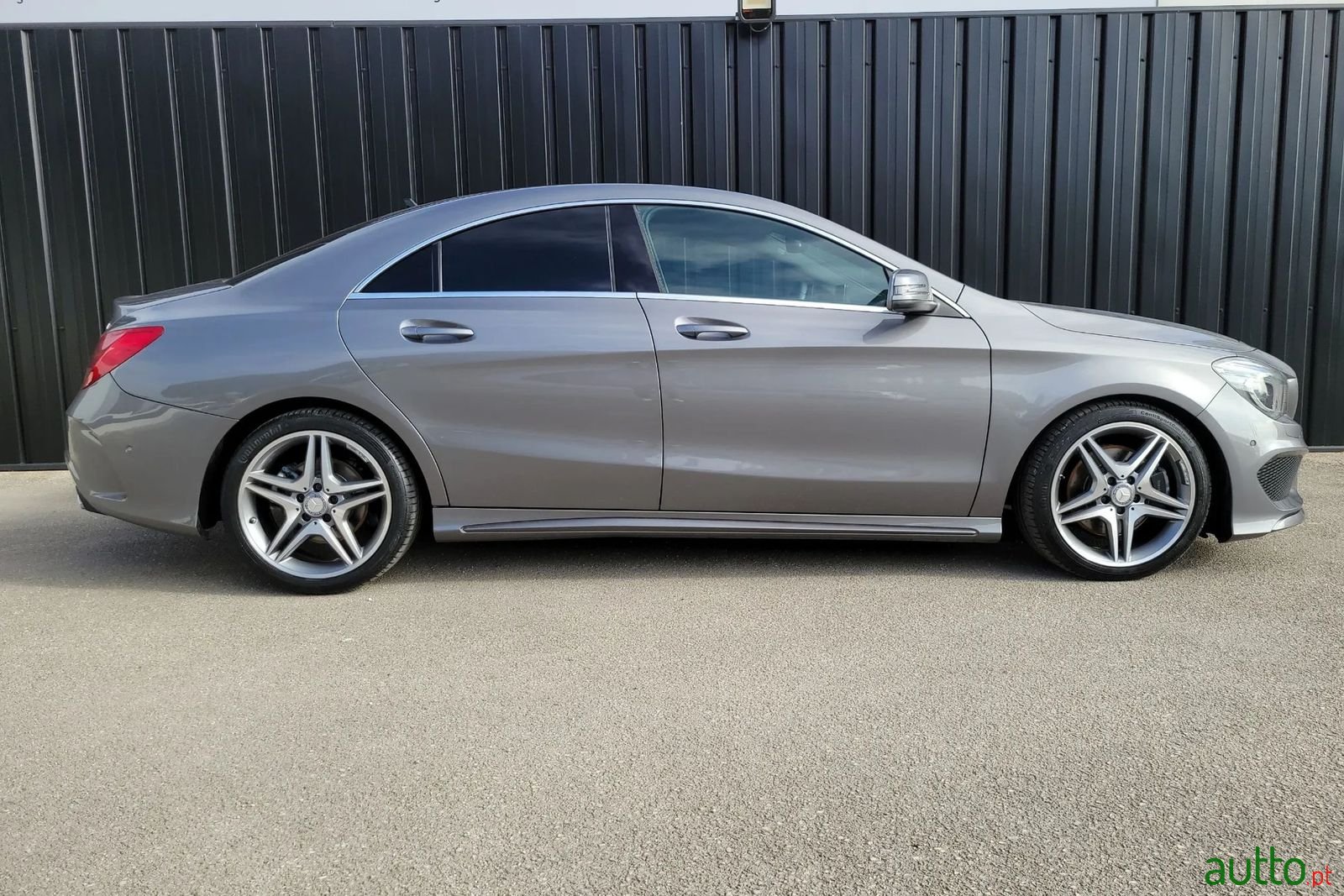 2015' Mercedes-Benz Cla-220 photo #4