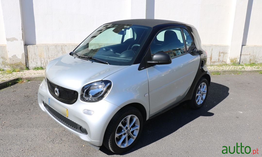 2018' Smart Fortwo photo #3