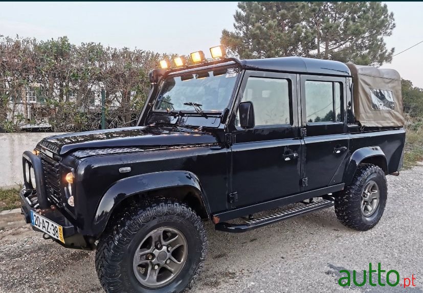 2005' Land Rover Defender photo #1