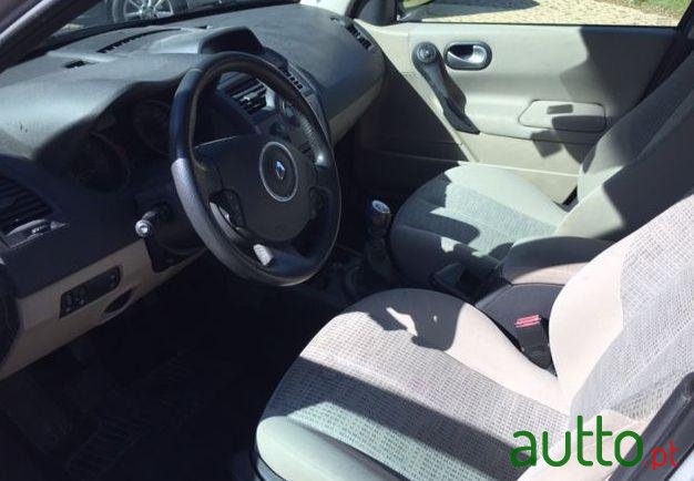 2008' Renault Megane Break photo #2