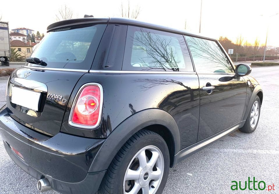 2011' MINI Cooper photo #2