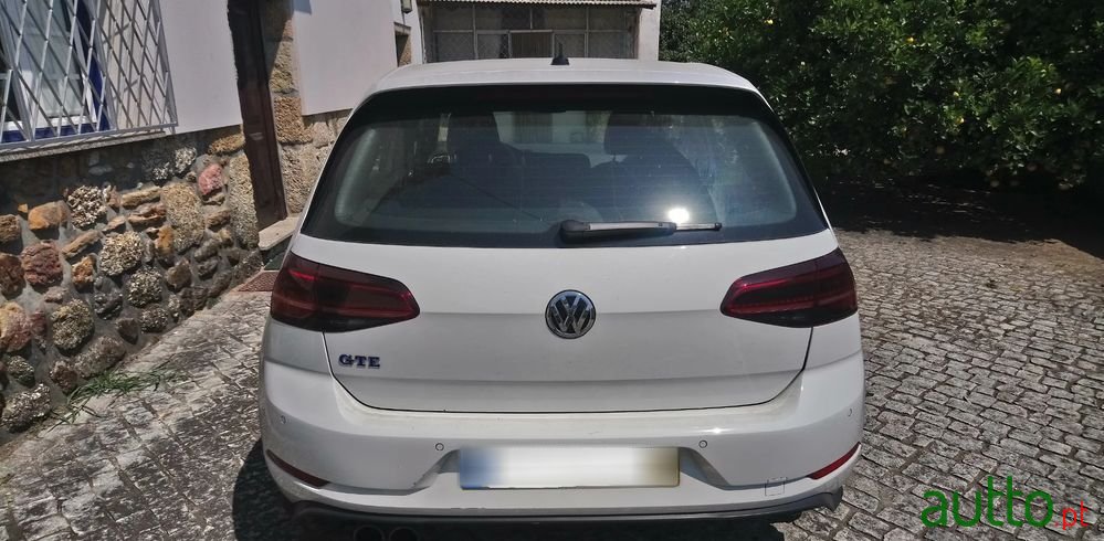 2017' Volkswagen Golf photo #4