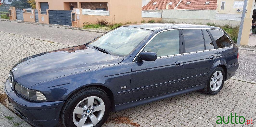 2002' BMW 525 Ia Touring Gpl photo #1