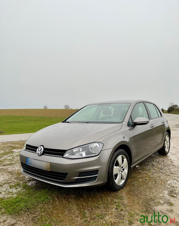 2015' Volkswagen Golf photo #2