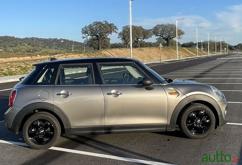 2018' MINI One D Blackyard photo #4