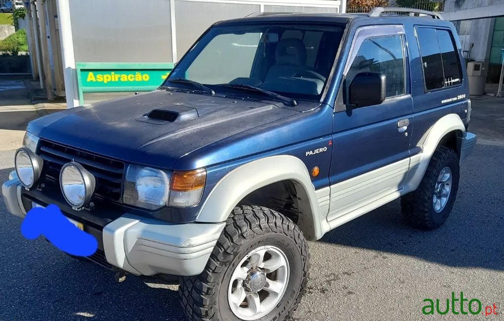 1994' Mitsubishi Pajero photo #5