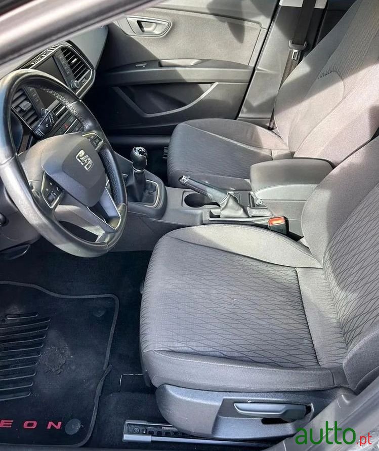 2015' SEAT Leon photo #4