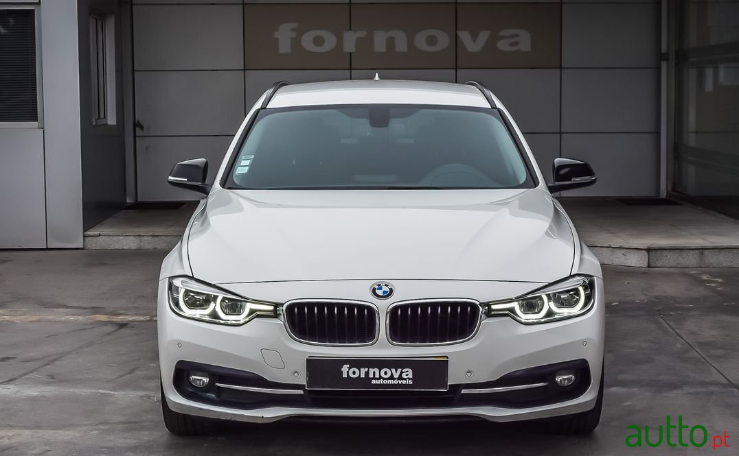 2017' BMW 320 photo #2