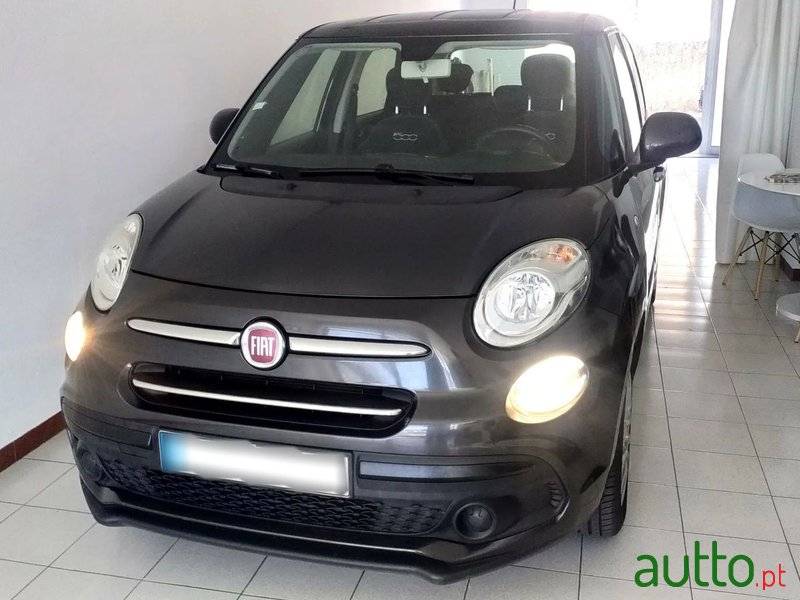 2017' Fiat 500L photo #2