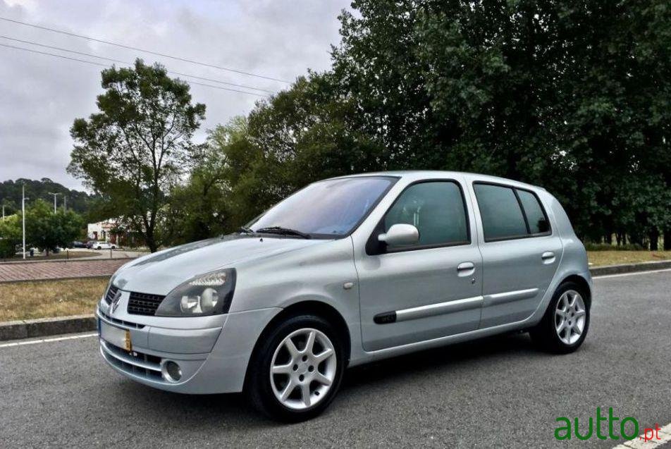 2003' Renault Clio photo #1