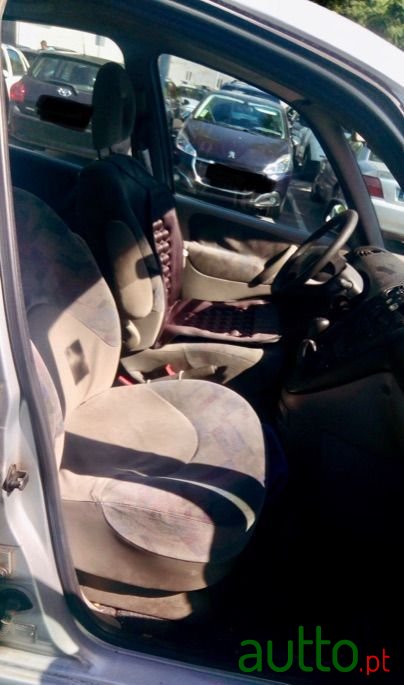 2001' Citroen Xsara Picasso photo #5