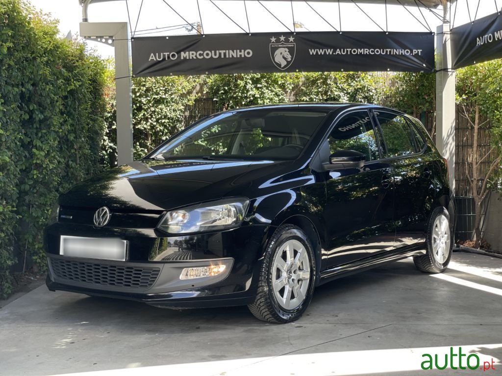 2013' Volkswagen Polo photo #2