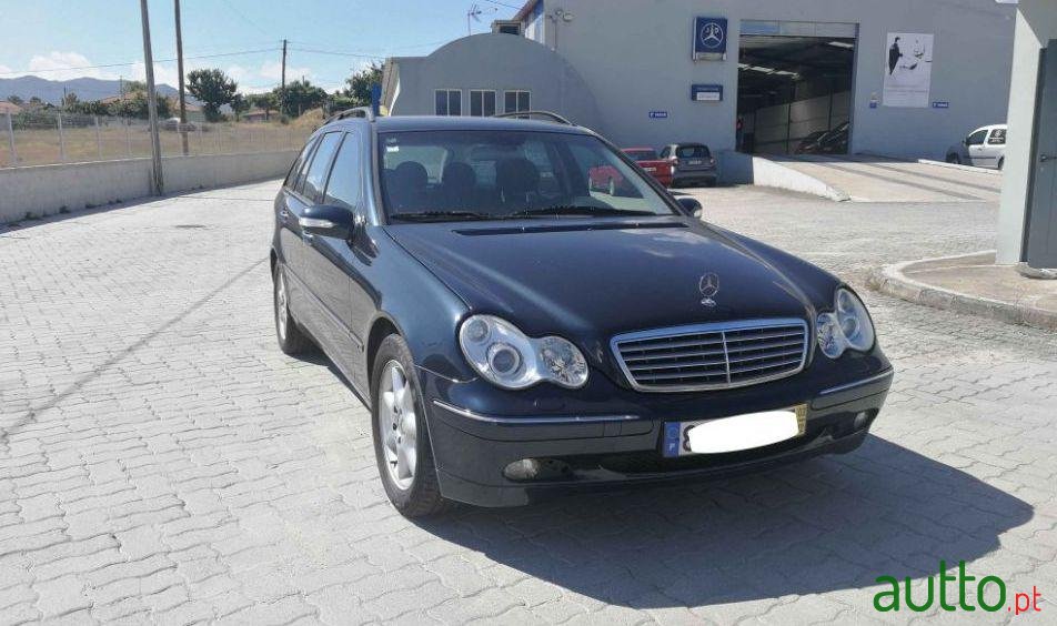2002' Mercedes-Benz C-220 photo #2