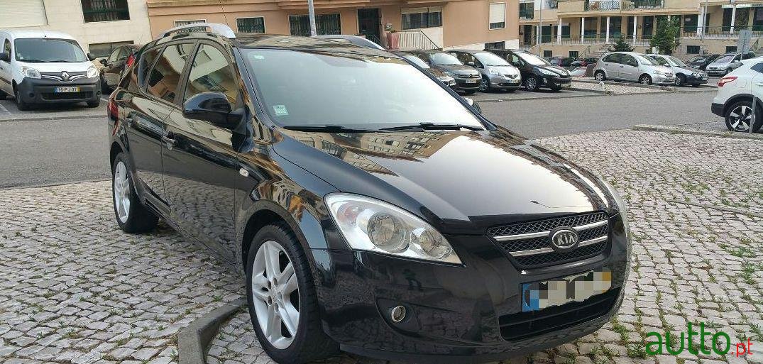 2008' Kia Ceed Sw photo #2