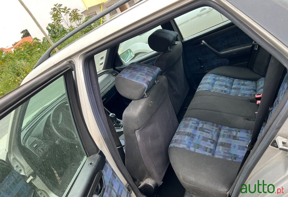 1999' Mercedes-Benz 220 photo #4