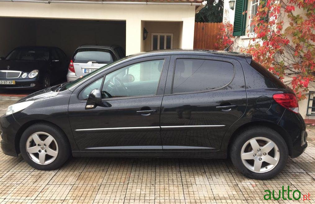 2011' Peugeot 207 1.4 Vti Active photo #1