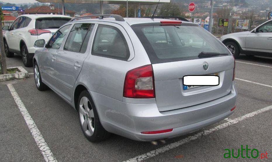 2009' Skoda Octavia Break photo #3