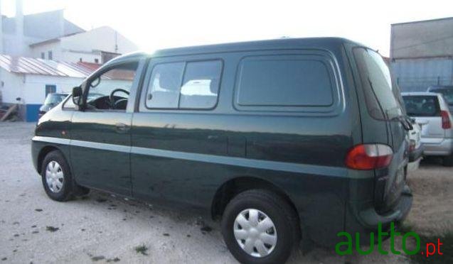 2000' Hyundai H 1 photo #1