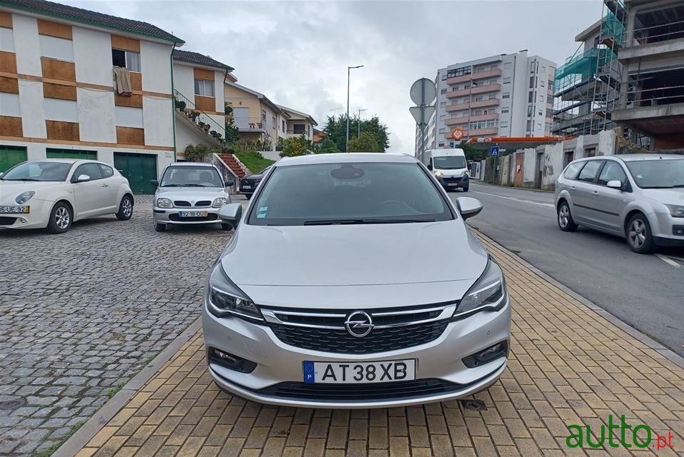 2017' Opel Astra photo #1