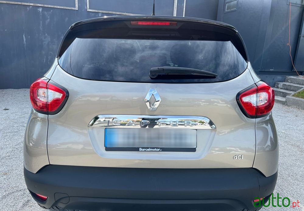 2015' Renault Captur photo #5