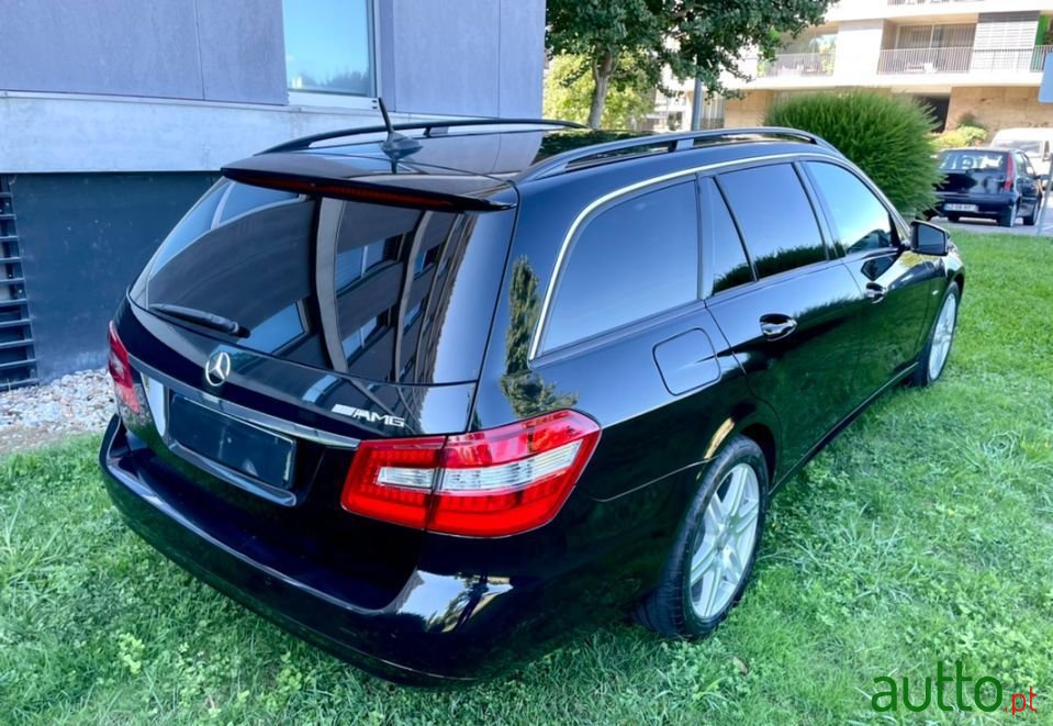 2010' Mercedes-Benz E-200 photo #4