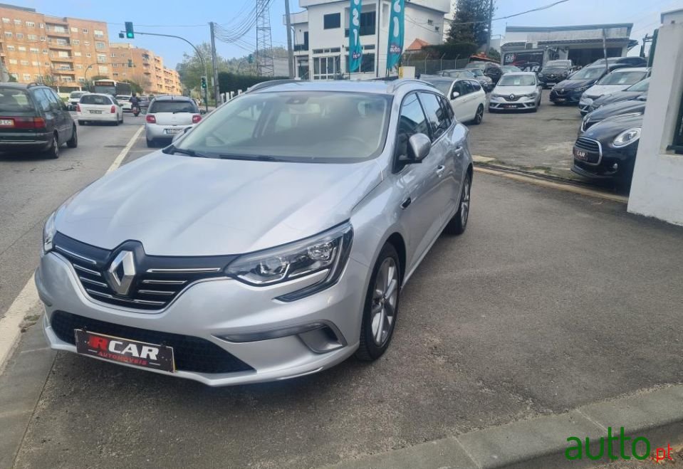 2018' Renault Megane Sport Tourer photo #2
