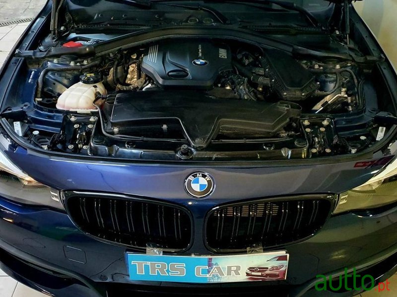 2015' BMW 318 Gran Turismo photo #2