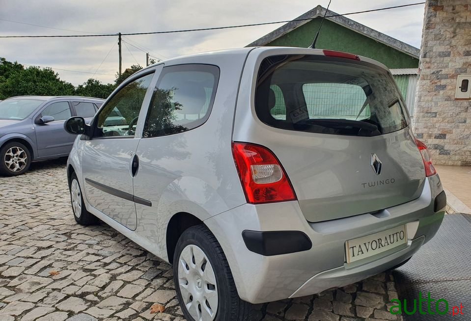 2010' Renault Twingo photo #5