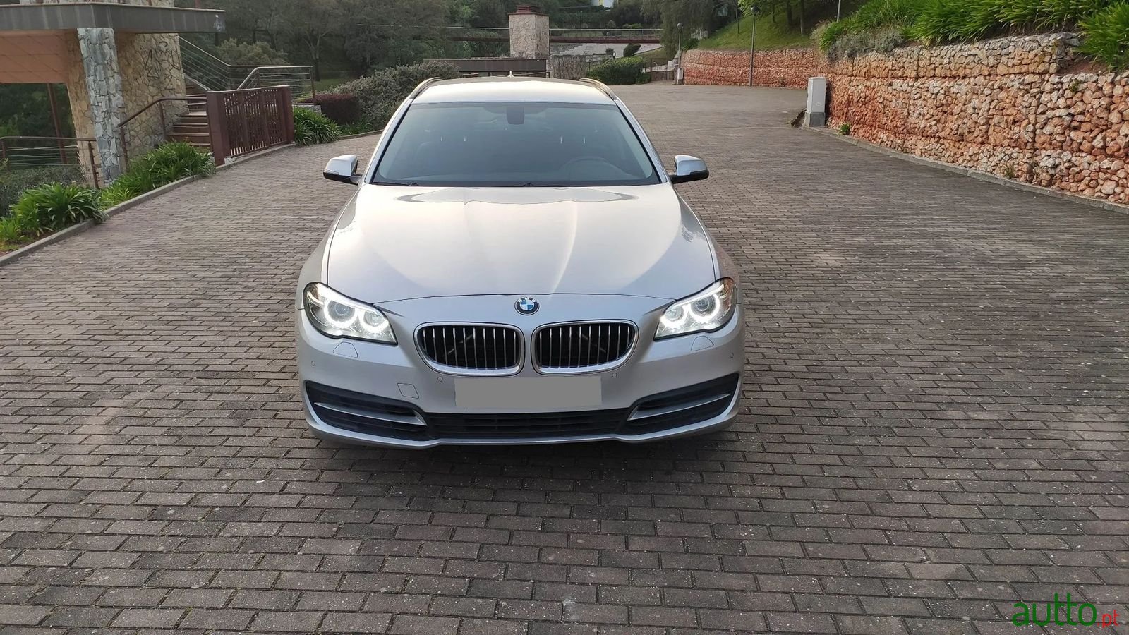 2017' BMW 520 photo #5