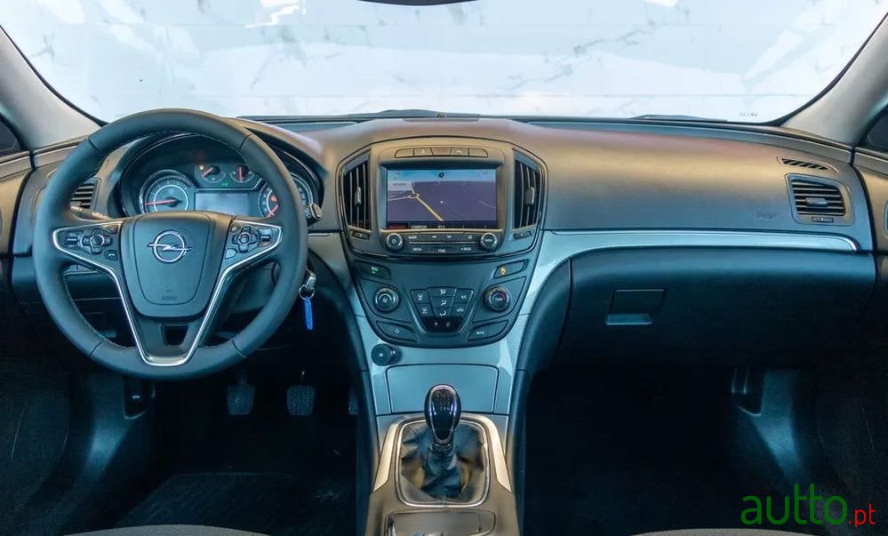 2014' Opel Insignia Sports Tourer photo #3