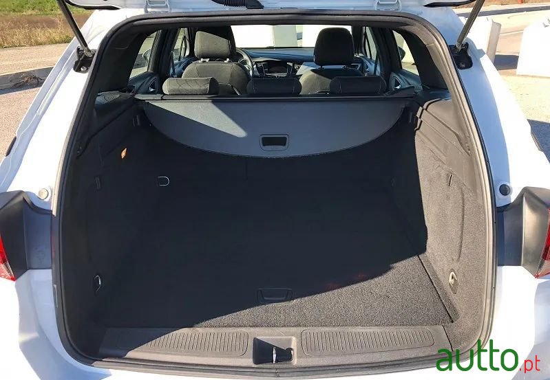 2020' Opel Astra Sports Tourer photo #4