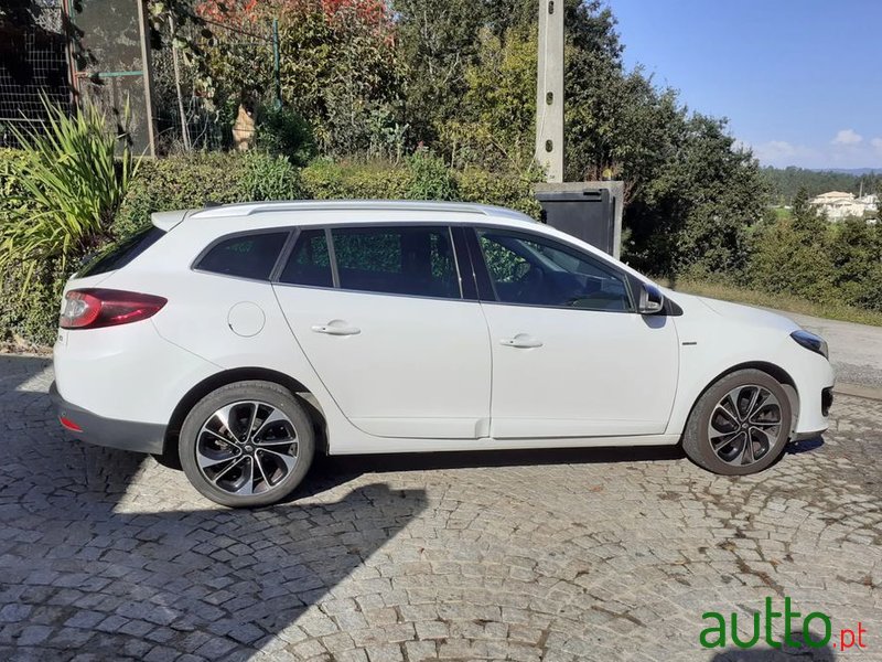 2014' Renault Megane Sport Tourer photo #1