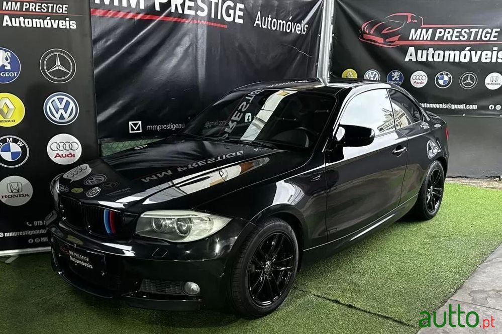 2011' BMW Série 1 D Pack M photo #2