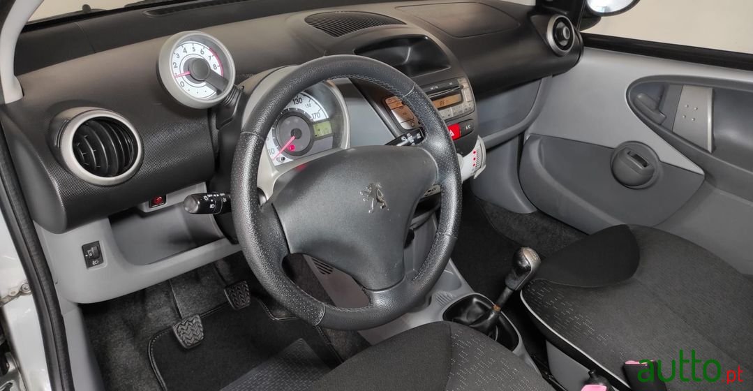 2010' Peugeot 107 photo #5