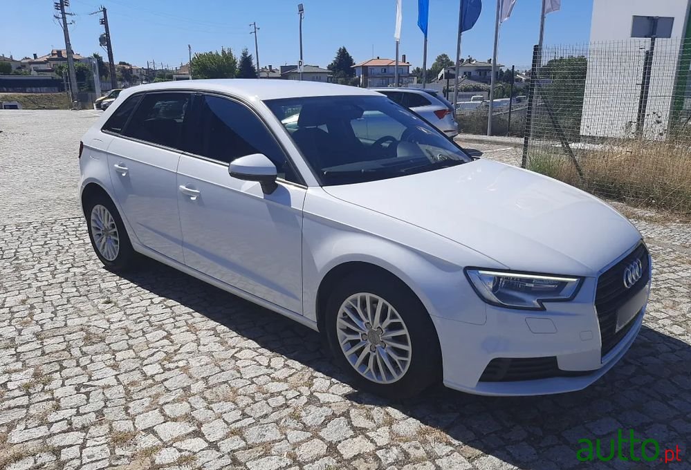 2016' Audi A3 Sportback photo #1