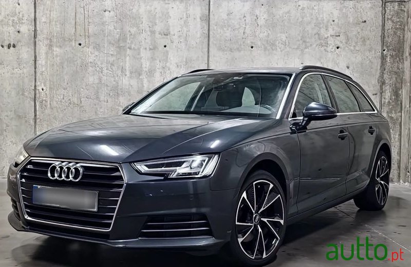 2019' Audi A4 Avant photo #2