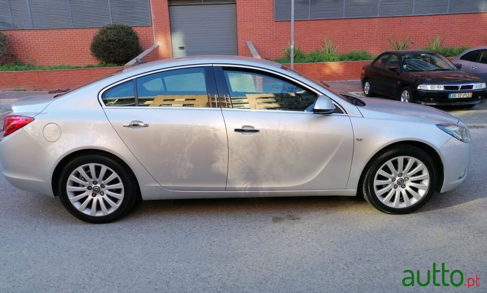 2010' Opel Insignia photo #3