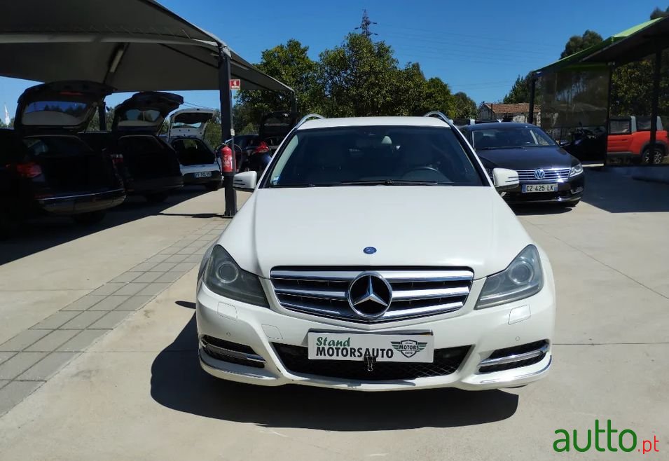 2012' Mercedes-Benz C-200 photo #2