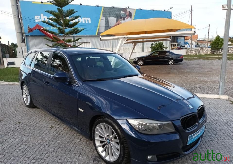 2011' BMW 320 photo #4