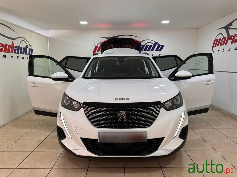 2021' Peugeot 2008 1.2 Puretech Allure photo #2