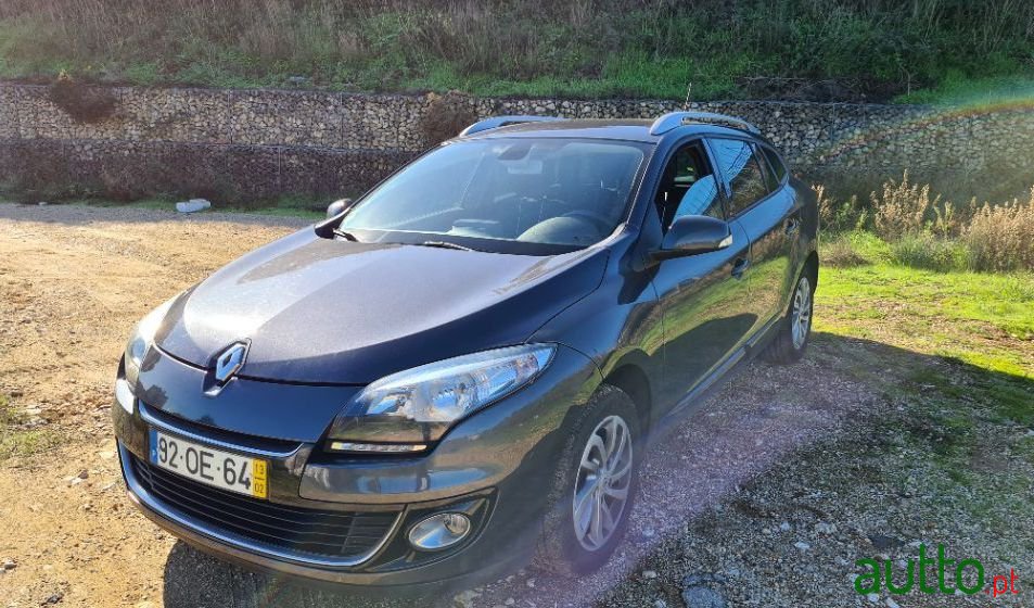 2013' Renault Megane Sport Tourer photo #2