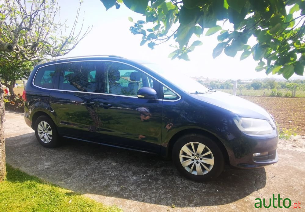 2013' Volkswagen Sharan photo #1