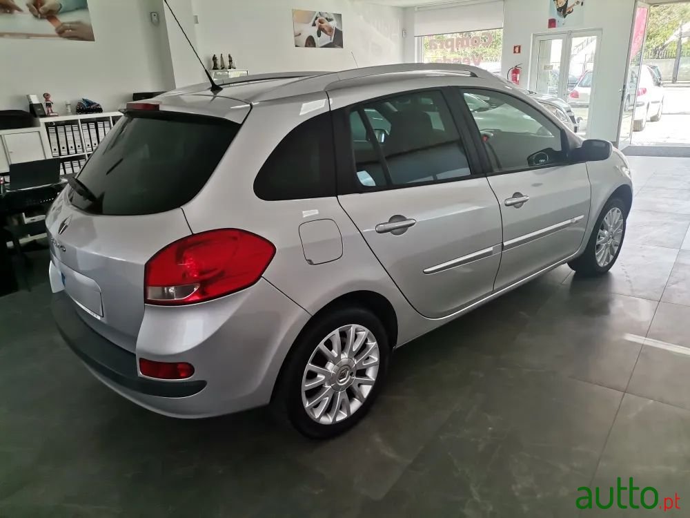 2008' Renault Clio Break photo #4