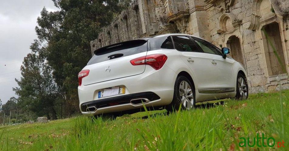 2014' Citroen DS5 photo #2