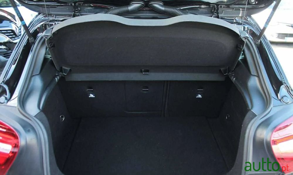 2017' Mercedes-Benz Classe A photo #1