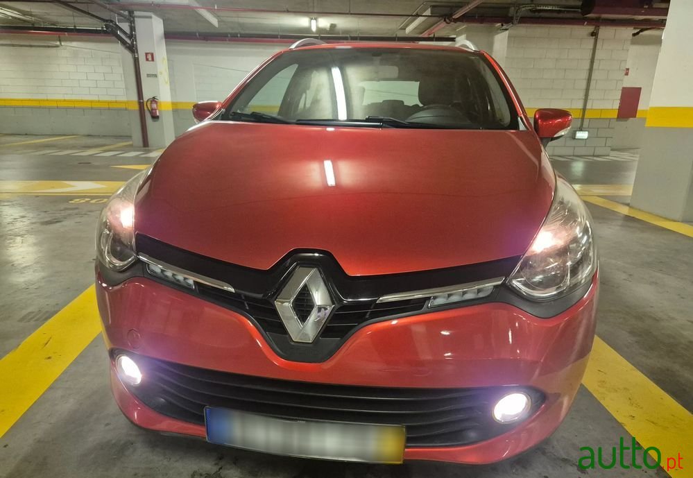 2013' Renault Clio Sport Tourer photo #6