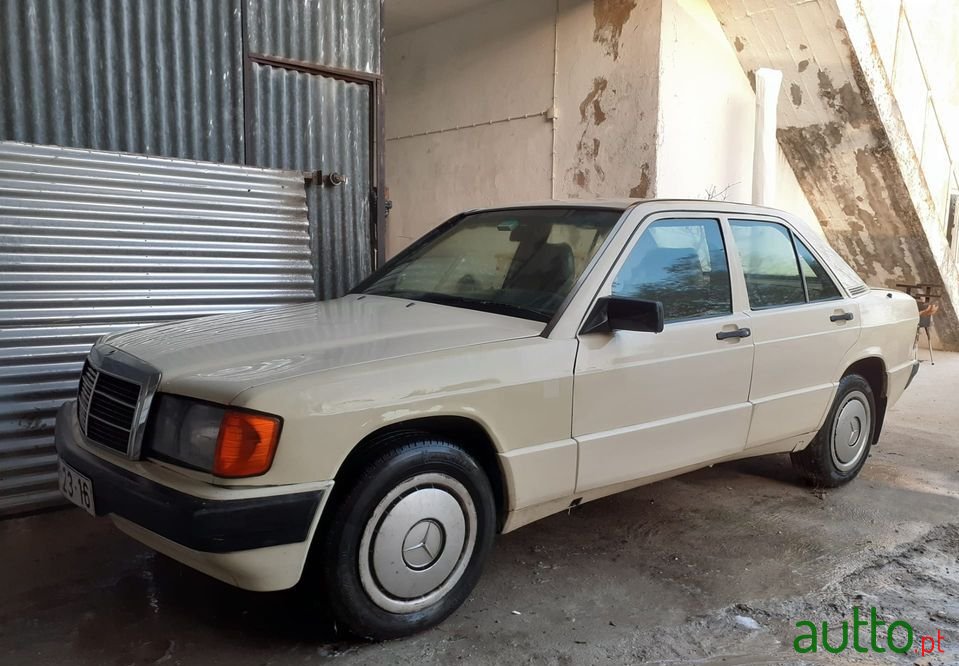 1991' Mercedes-Benz 190 photo #1