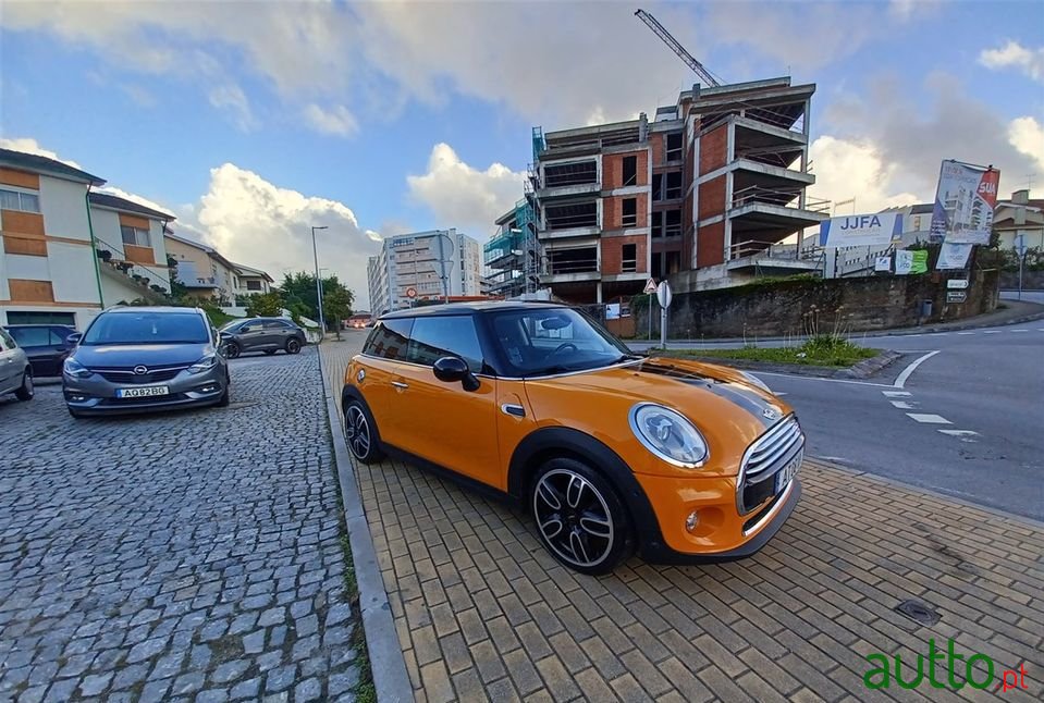 2014' MINI Cooper photo #2