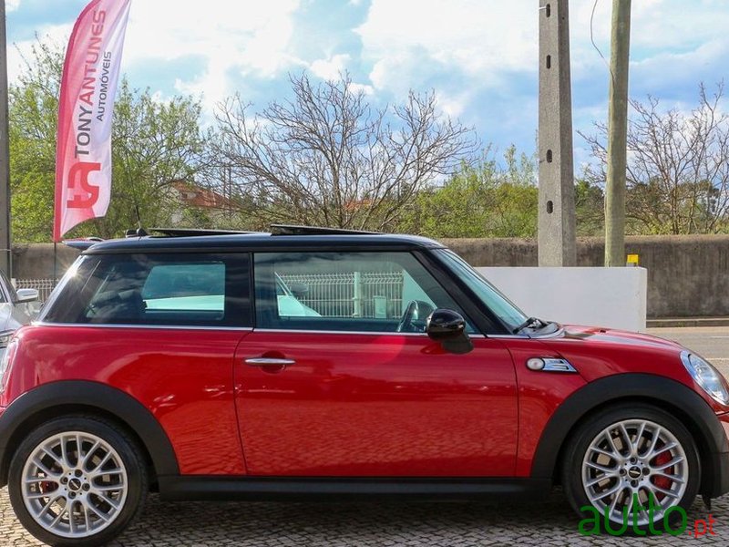 2009' MINI John Cooper Works photo #4