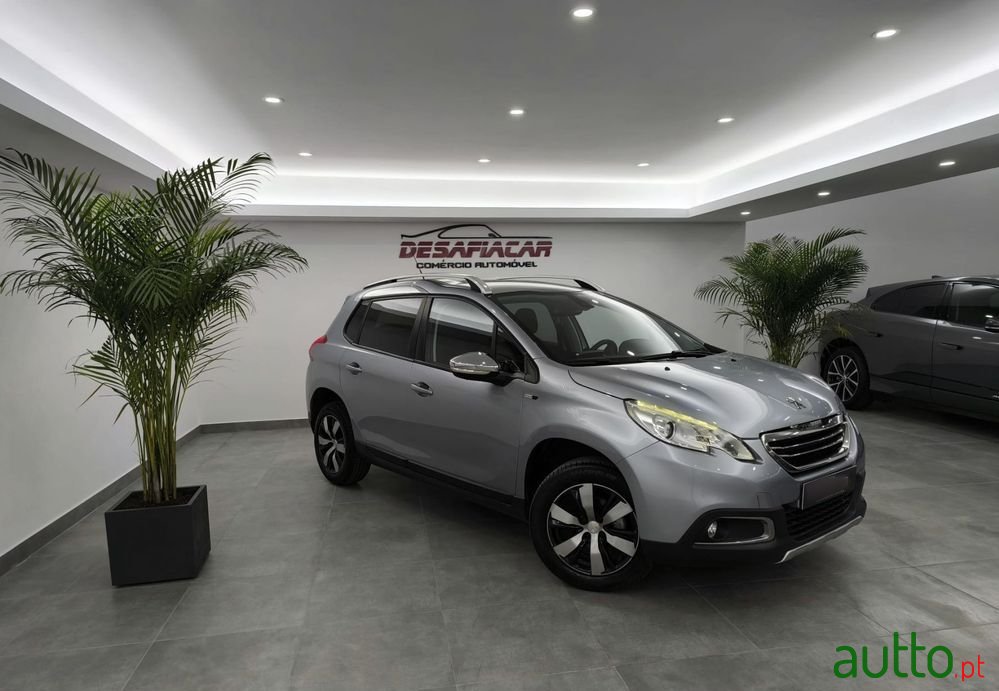 2016' Peugeot 2008 1.2 Puretech Style photo #1